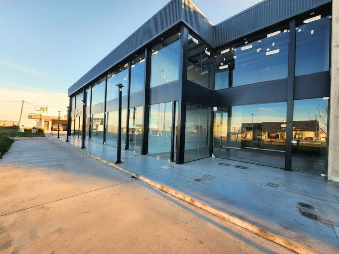 ALQUILER LOCAL COMERCIAL SOBRE AVENIDA EN DOCTA