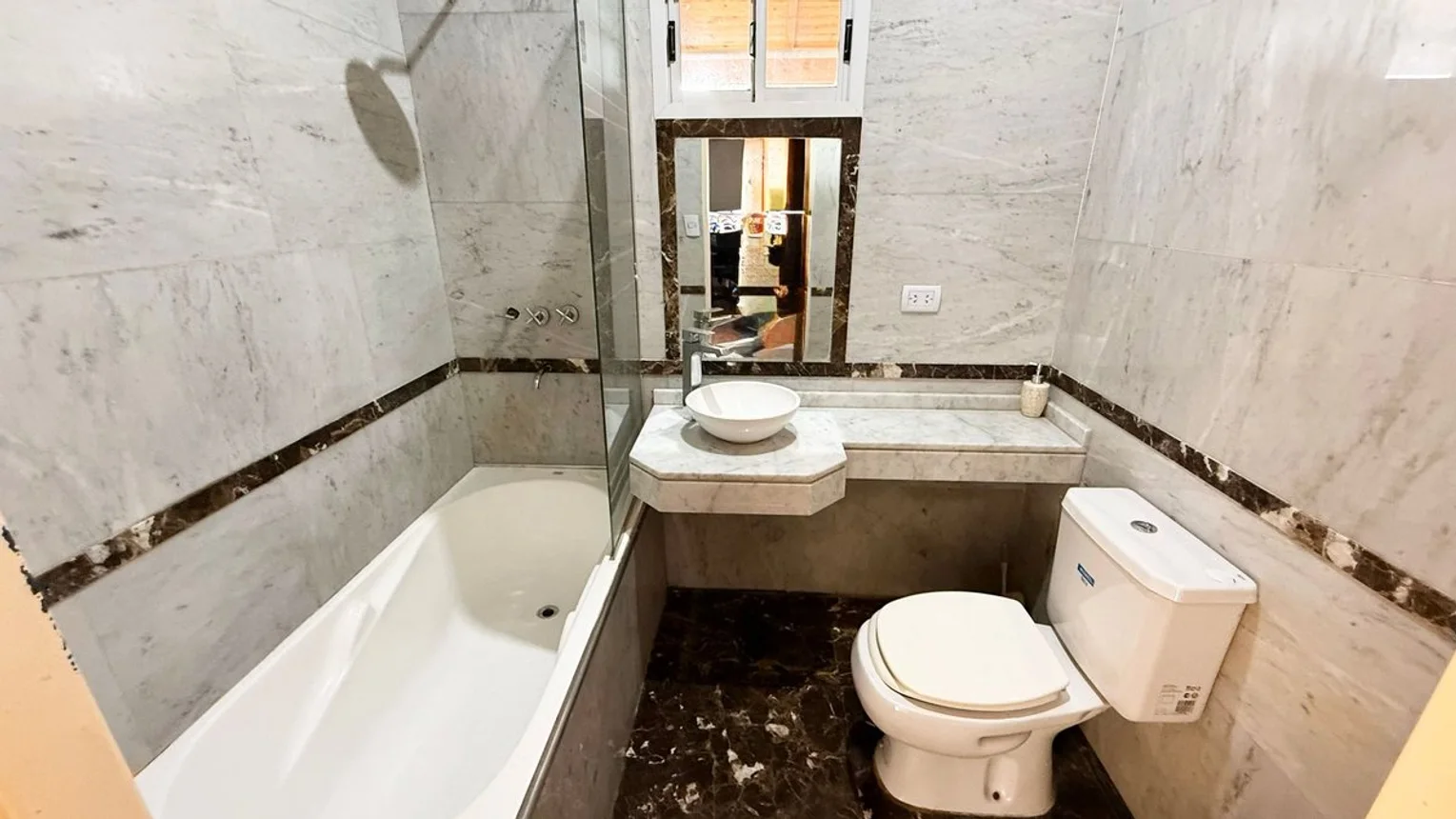 Casa de 4 ambientes en venta en Isidro Casanova, Bartolomé de Las Casas 400, foto 4