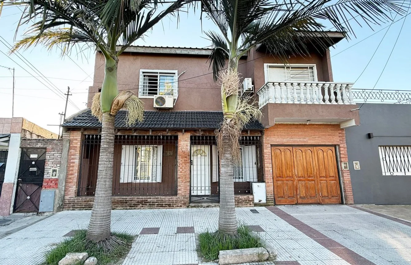Casa de 4 ambientes en venta en Isidro Casanova, Bartolomé de Las Casas 400, foto 5