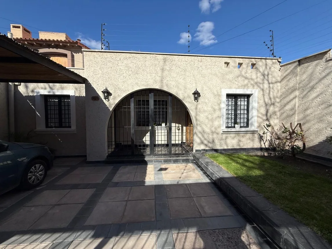Casa en venta en Godoy Cruz, foto 2