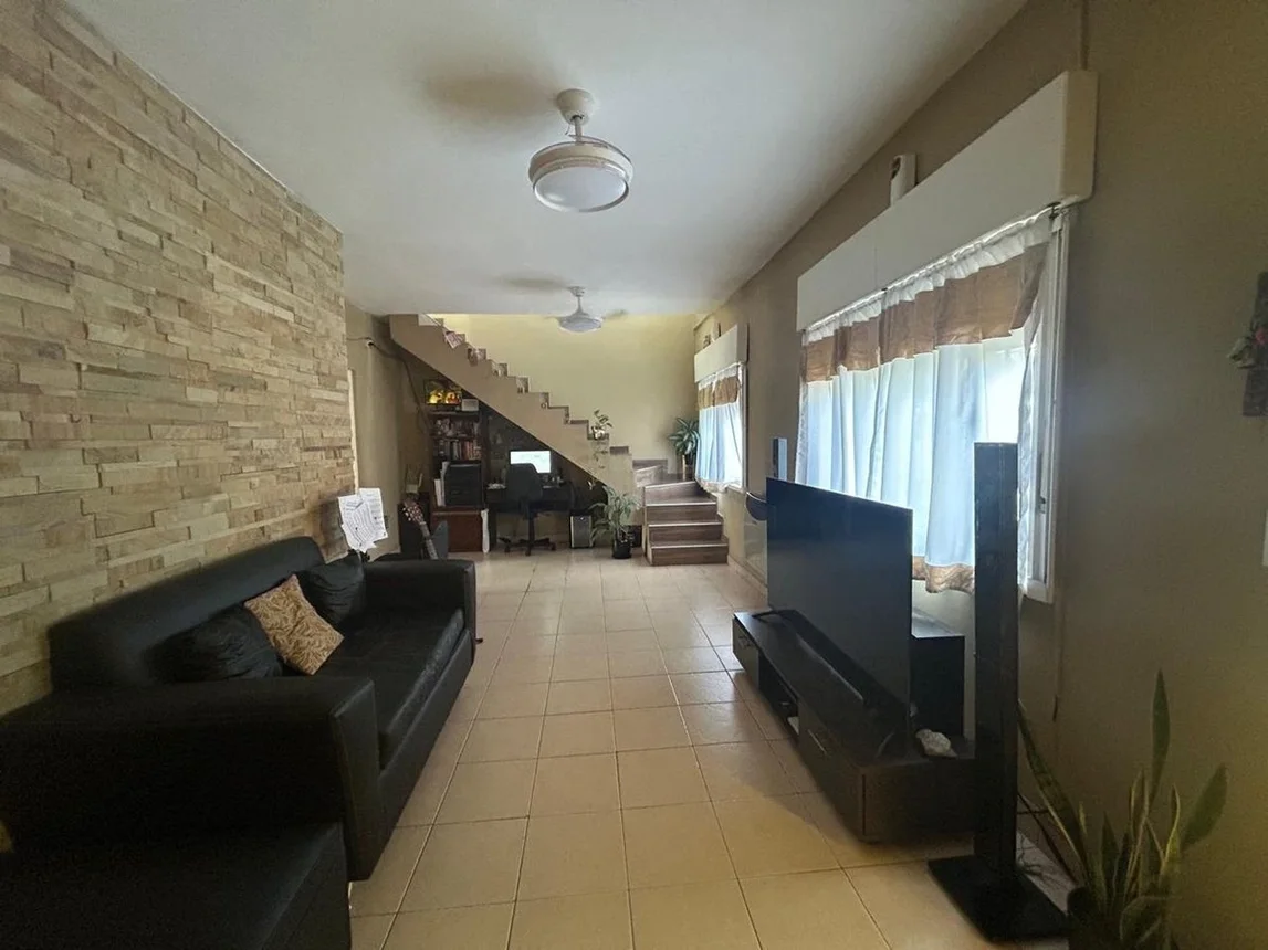 Casa en venta en Castelar, foto 2