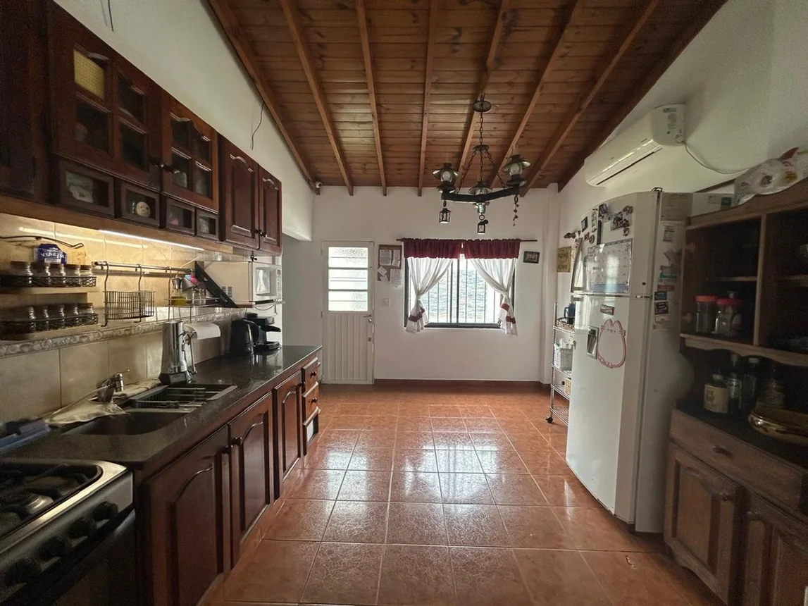 Casa en venta en Castelar, foto 3