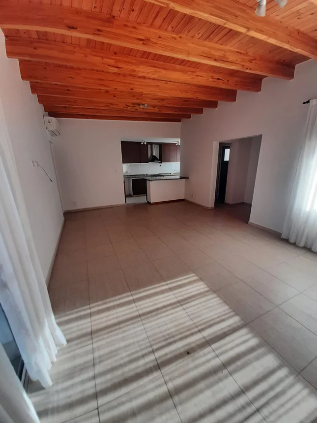 Casa de 4 ambientes en alquiler en Luján de Cuyo, San Martín 2200