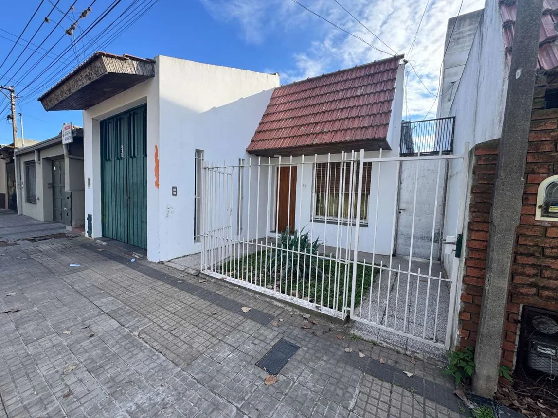 Casa de 5 ambientes en venta en Tolosa, Calle 527 E/ 117 y 118 200