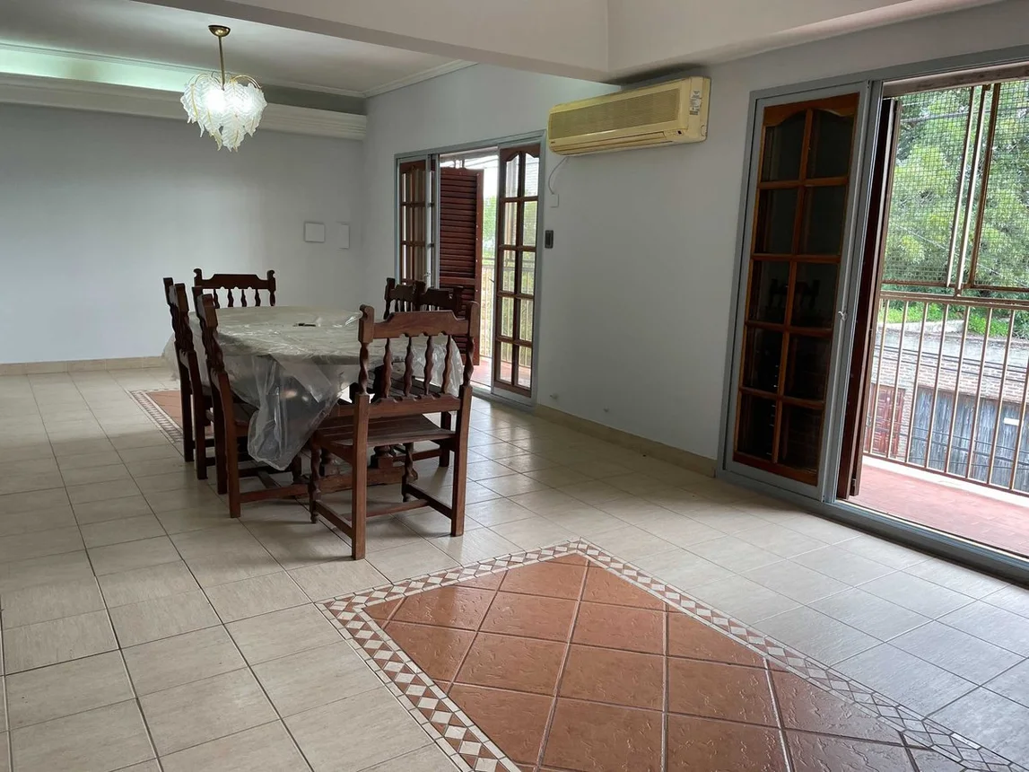Casa de 4 ambientes en venta en San Andrés, Uriburu 3700