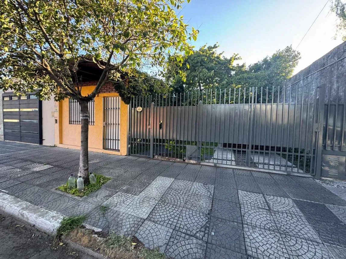 Casa en venta en Villa Luzuriaga