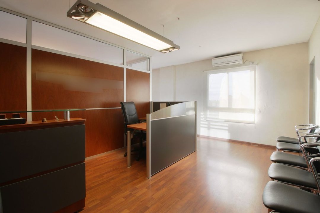 ALQUILER OFICINA 3 DESPACHOS AMOBLADA CALLAO 420