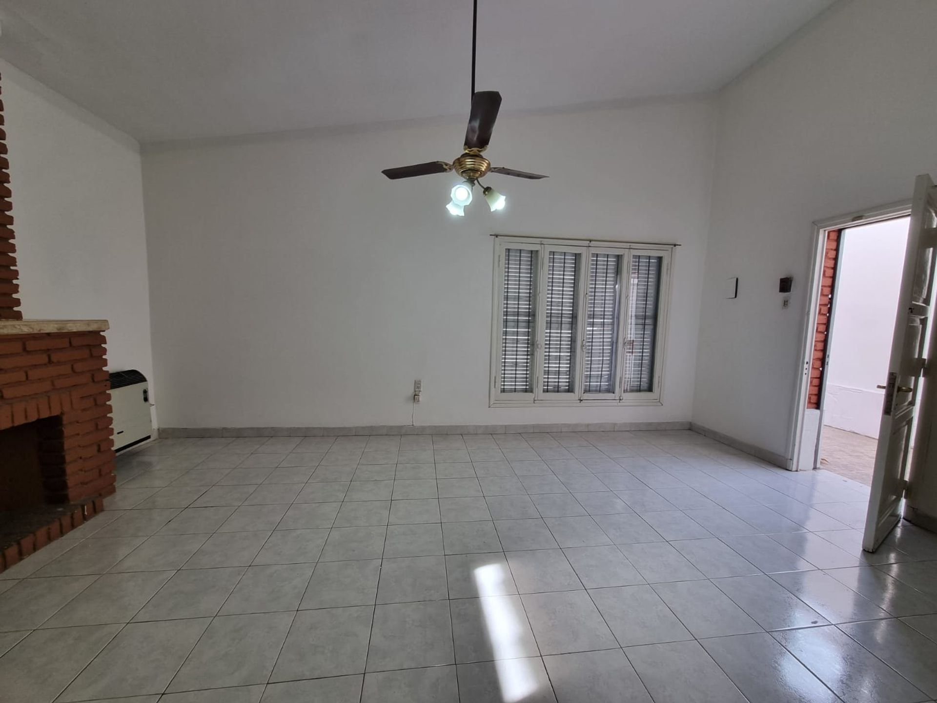 Foto 7 — ALQUILER CASA DE 2 DORMITORIOS, EN DESAMPARADOS