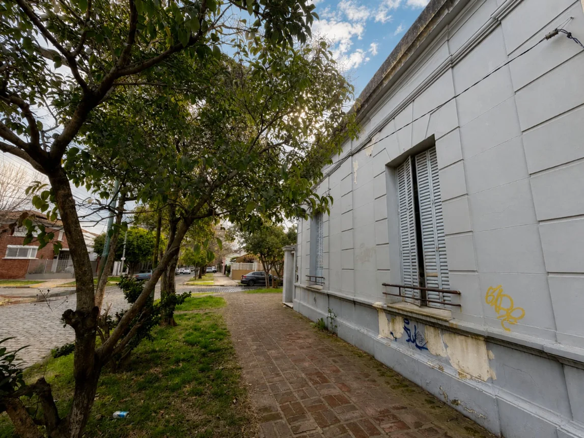 Casa de 6 ambientes en venta en Banfield, Martín Capello 400, foto 3
