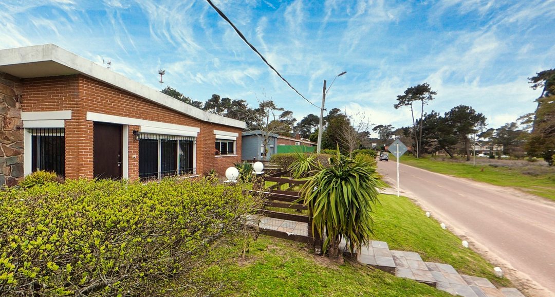 Venta Casa San Rafael 3 dormitorios y servicio
