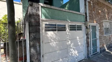 Se alquila monoambiente comodo con garage.