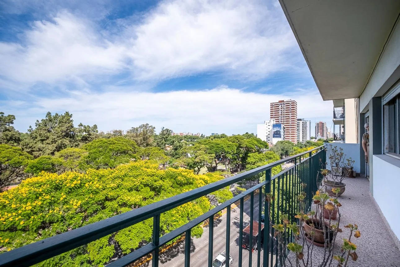 Departamento de 4 ambientes en venta en Olivos, Avenida Maipú 2000