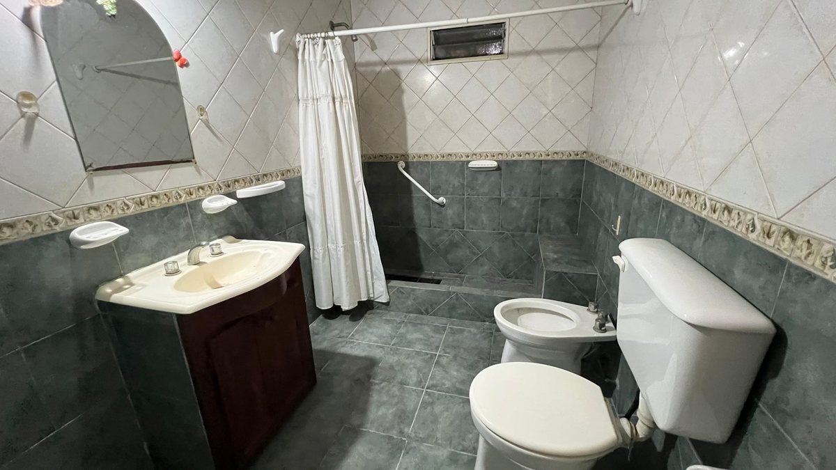 Foto 8 — CASA 7 AMBIENTES EN VENTA MONTE GRANDE GRAN LOTE