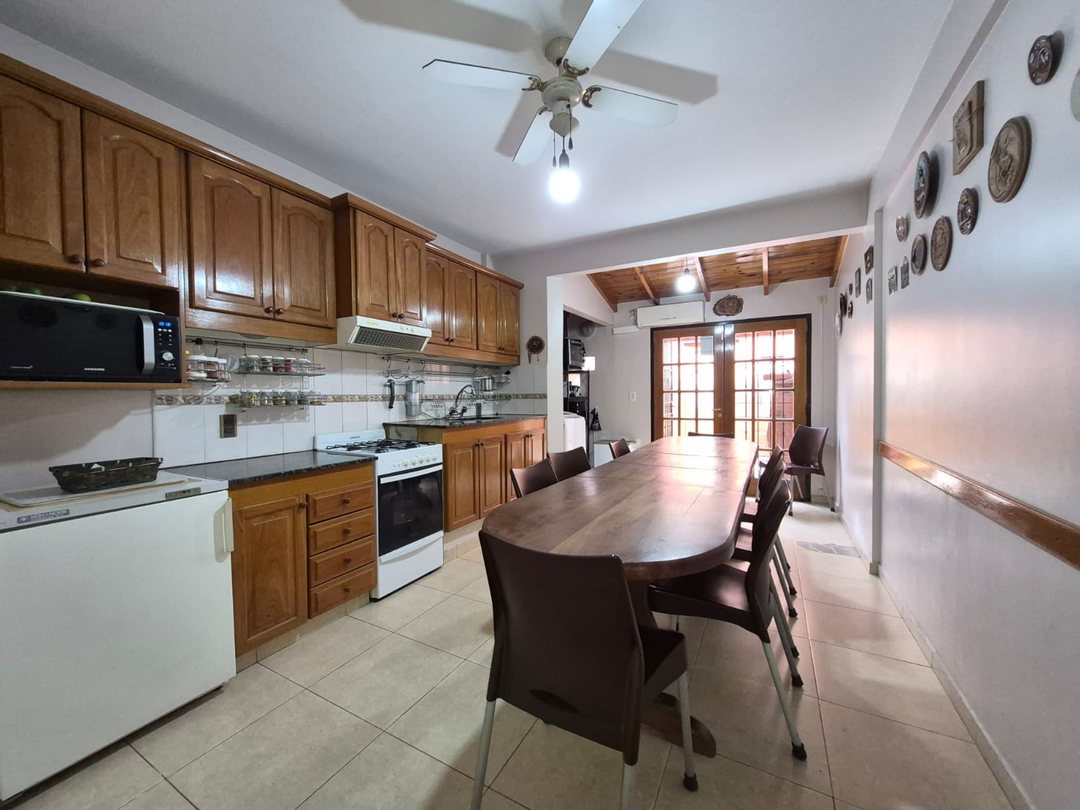 VENTA TRIPLEX 4 AMBIENTES HAEDO