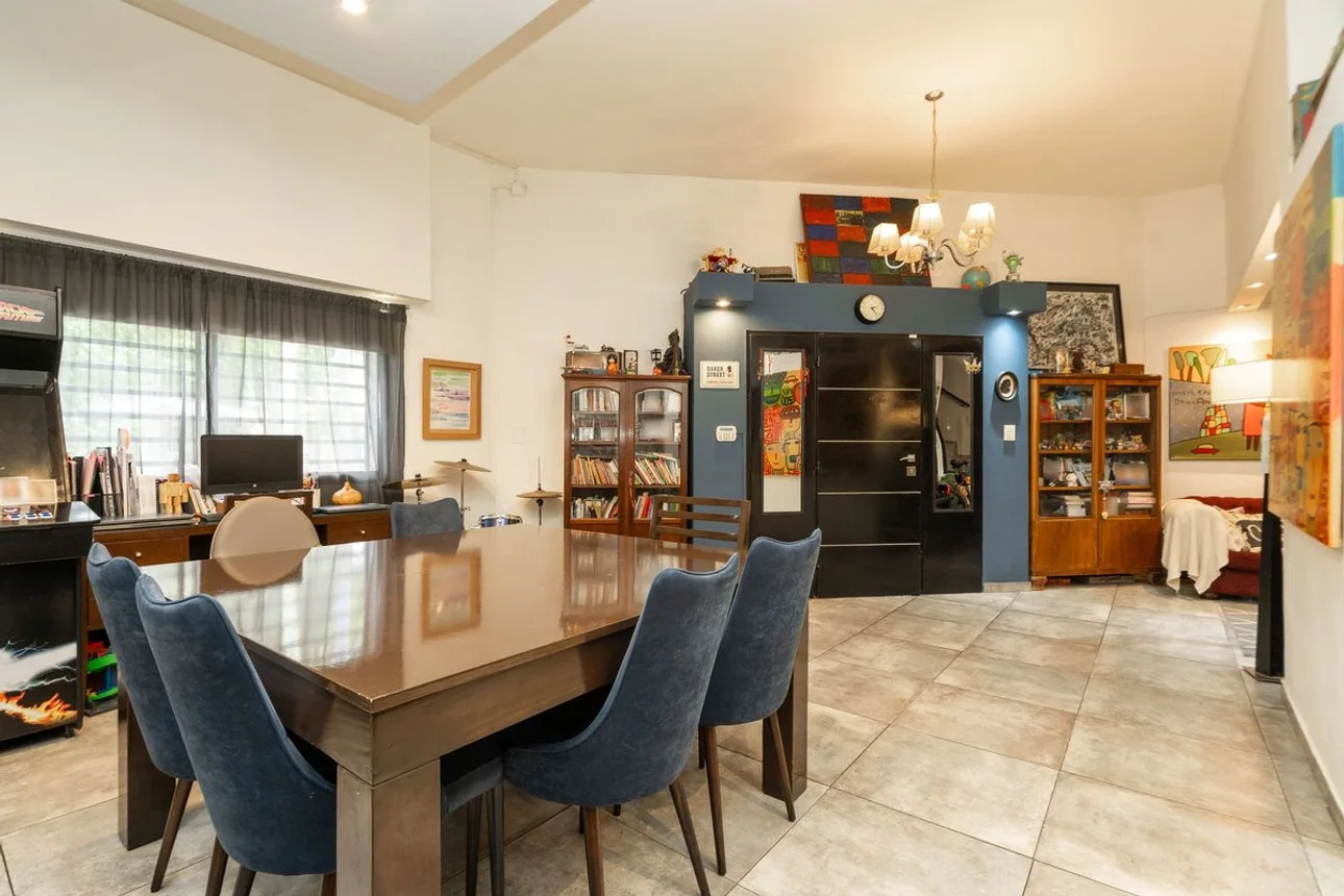 Casa de 5 ambientes en venta en Villa Devoto, Pedro Calderon de la Barca 3600