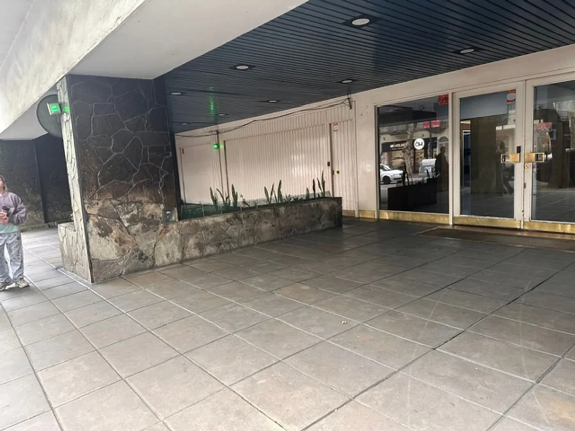 Departamento de 3 ambientes en venta en Balvanera, Avenida Belgrano 2400