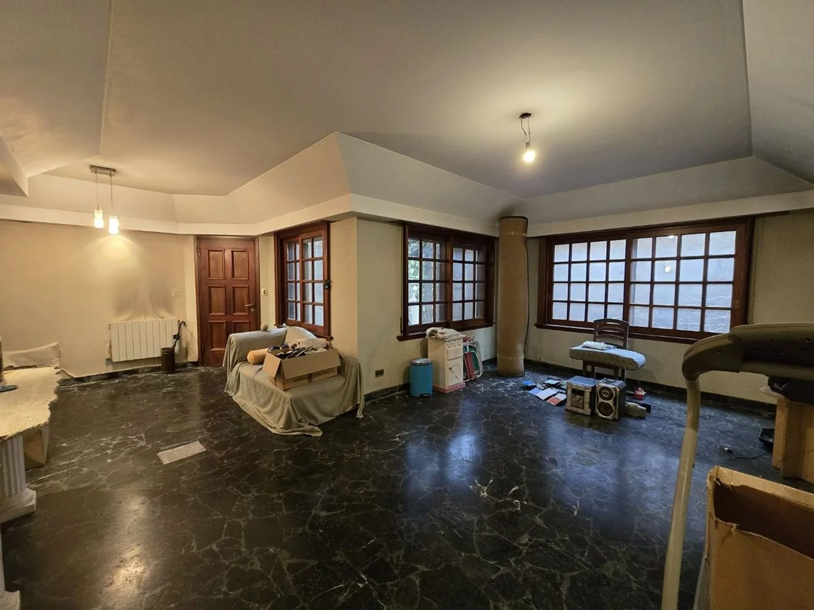 Casa de 4 ambientes en venta en Bernal Oeste, Carbonetti 200
