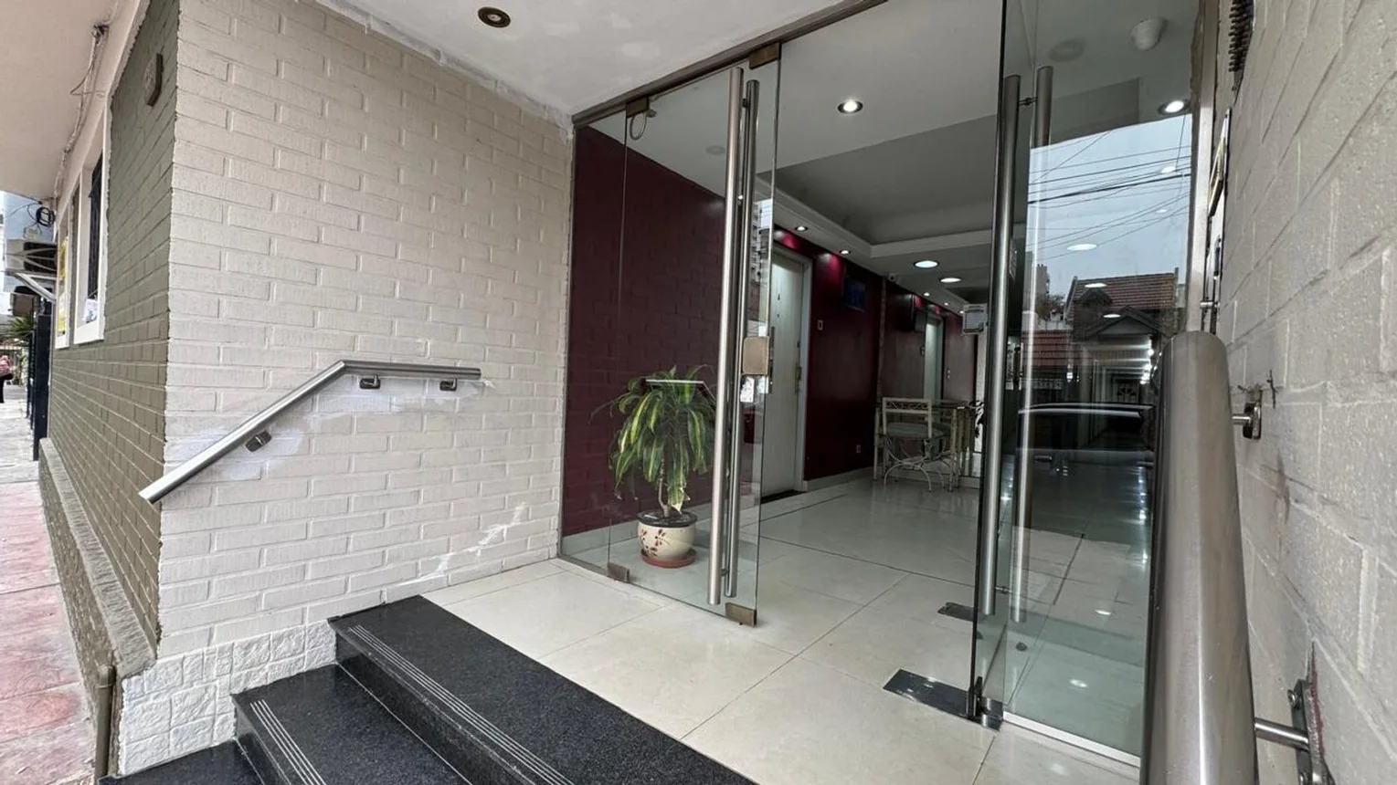 Departamento de 2 ambientes en venta en Lanús Oeste, Gobernador Irigoyen 400