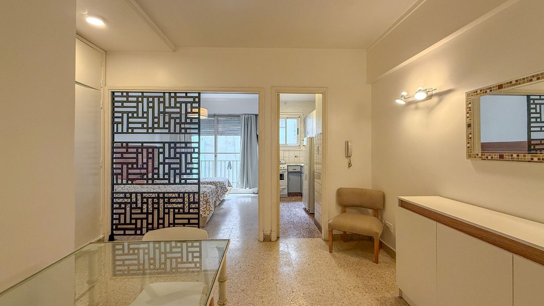 VENTA | Monoambiente con cocina separada y balcón