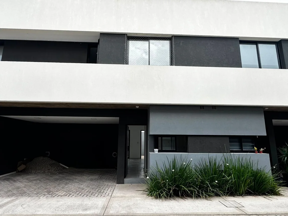 Duplex en venta los hornos 2 dormitorios cochera, foto 1