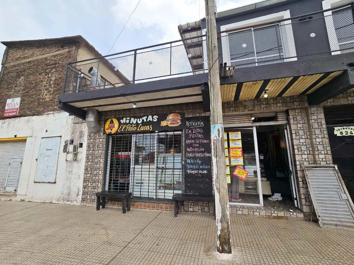 Casa de 7 ambientes en venta en Manuel Alberti, Hipólito Yrigoyen 600, foto 3