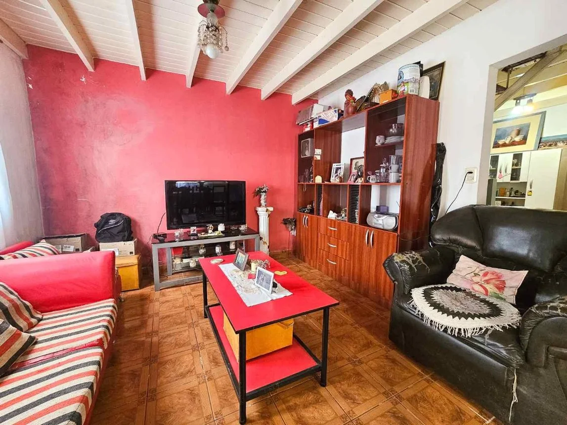 Casa de 7 ambientes en venta en Manuel Alberti, Hipólito Yrigoyen 600, foto 2
