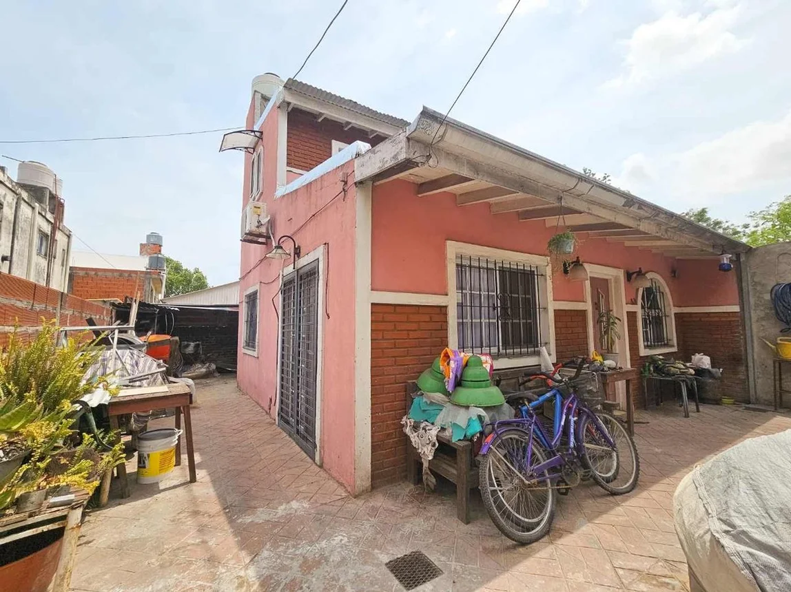 Casa de 7 ambientes en venta en Manuel Alberti, Hipólito Yrigoyen 600, foto 4