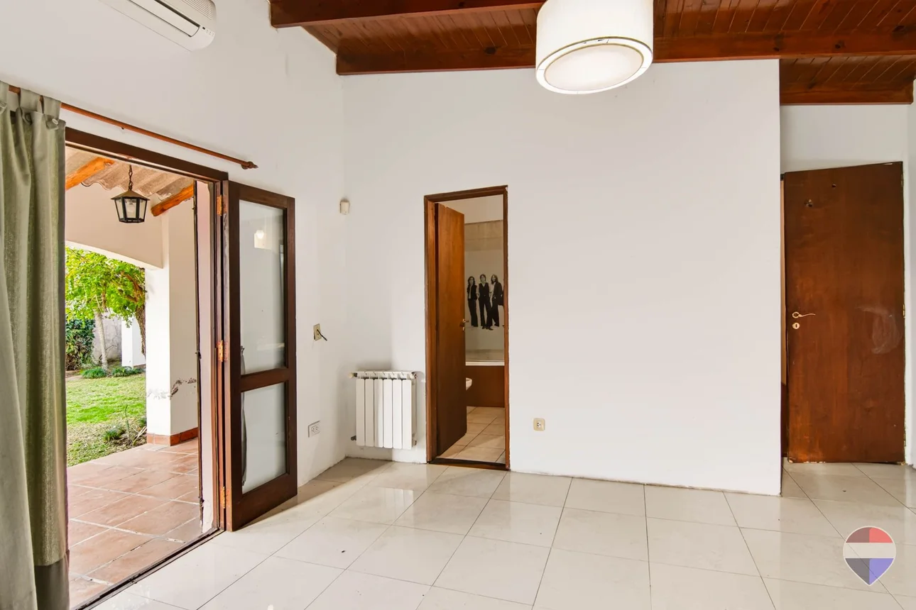 Casa en venta en La Plata, foto 2