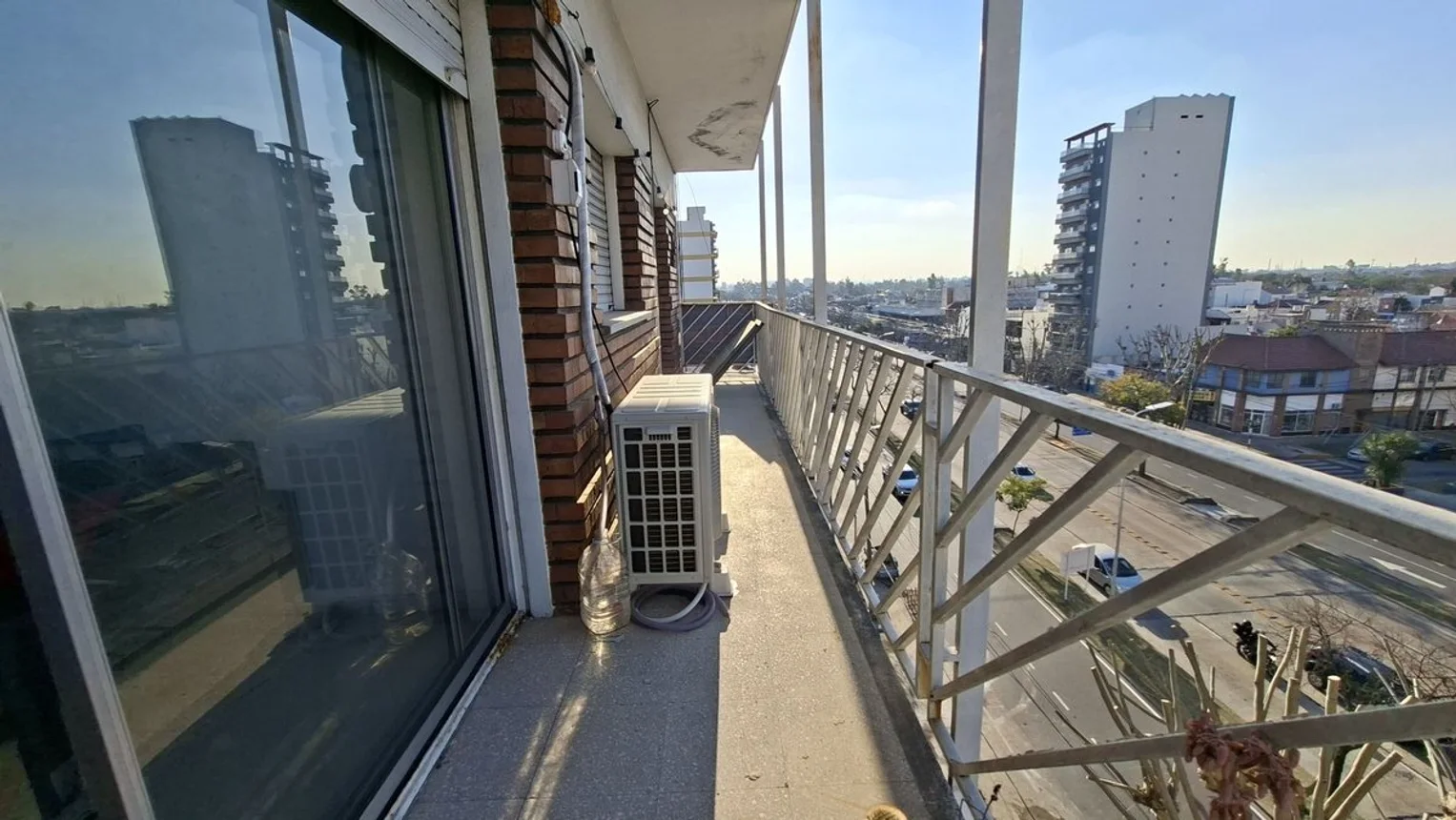 Departamento de 4 ambientes en venta en Wilde, Av. Mitre 5600