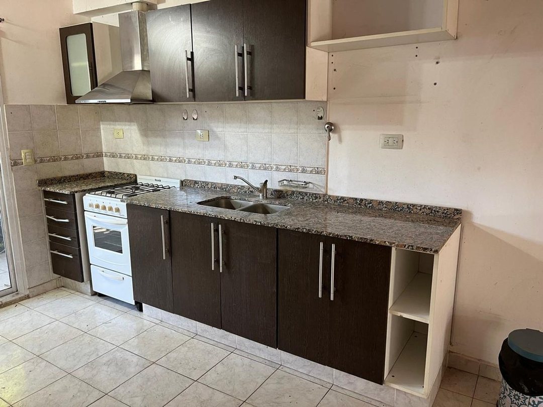 VENTA DUPLEX 3 AMBIENTES EN BARRIO PRIVADO MORENO