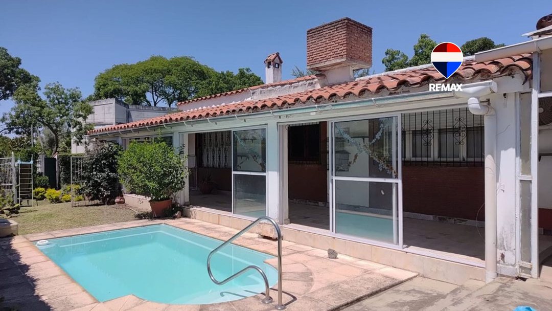 VENTA CASA C/PILETA SAN LORENZO APTA CREDITO