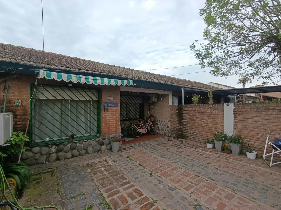 PH de 4 ambientes en venta en Hurlingham, Las Araucarias 1800