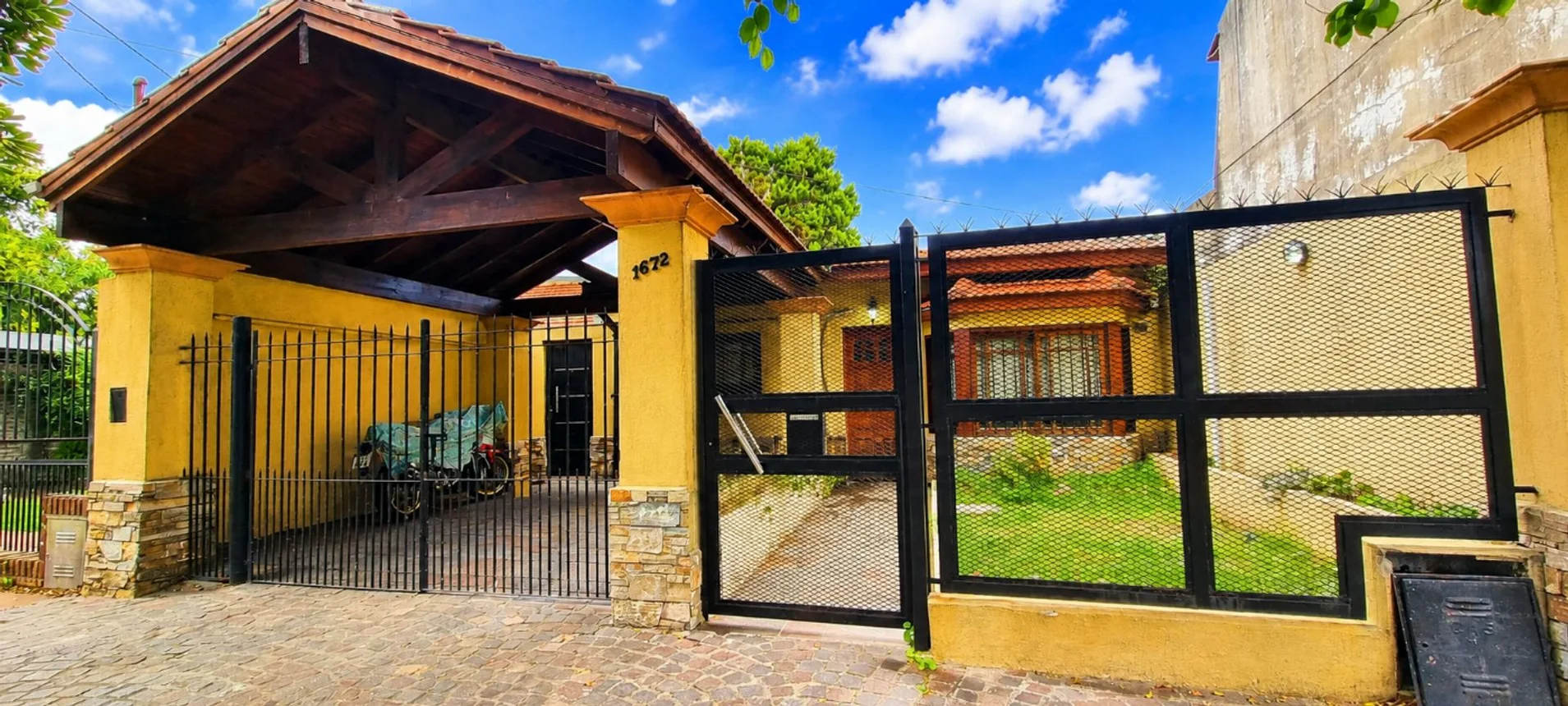 Casa de 3 ambientes en venta en Banfield, Vieytes 1600