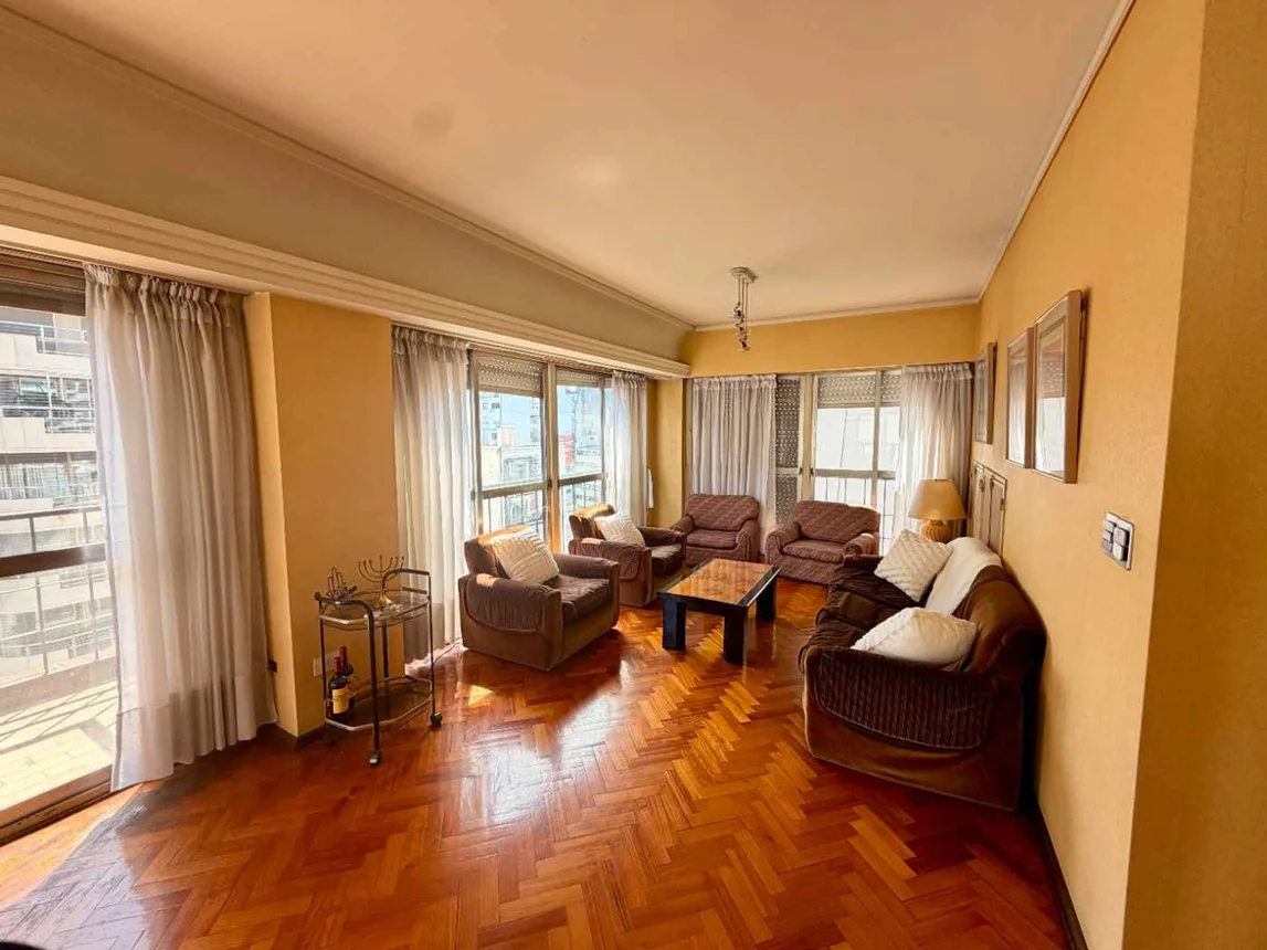 Departamento de 4 ambientes en venta en Balvanera, Avenida Pueyrredón 900, foto 2