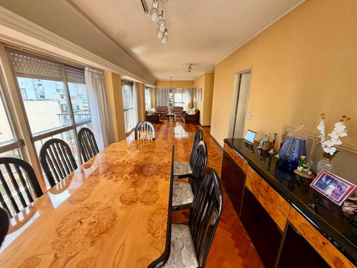 Departamento de 4 ambientes en venta en Balvanera, Avenida Pueyrredón 900