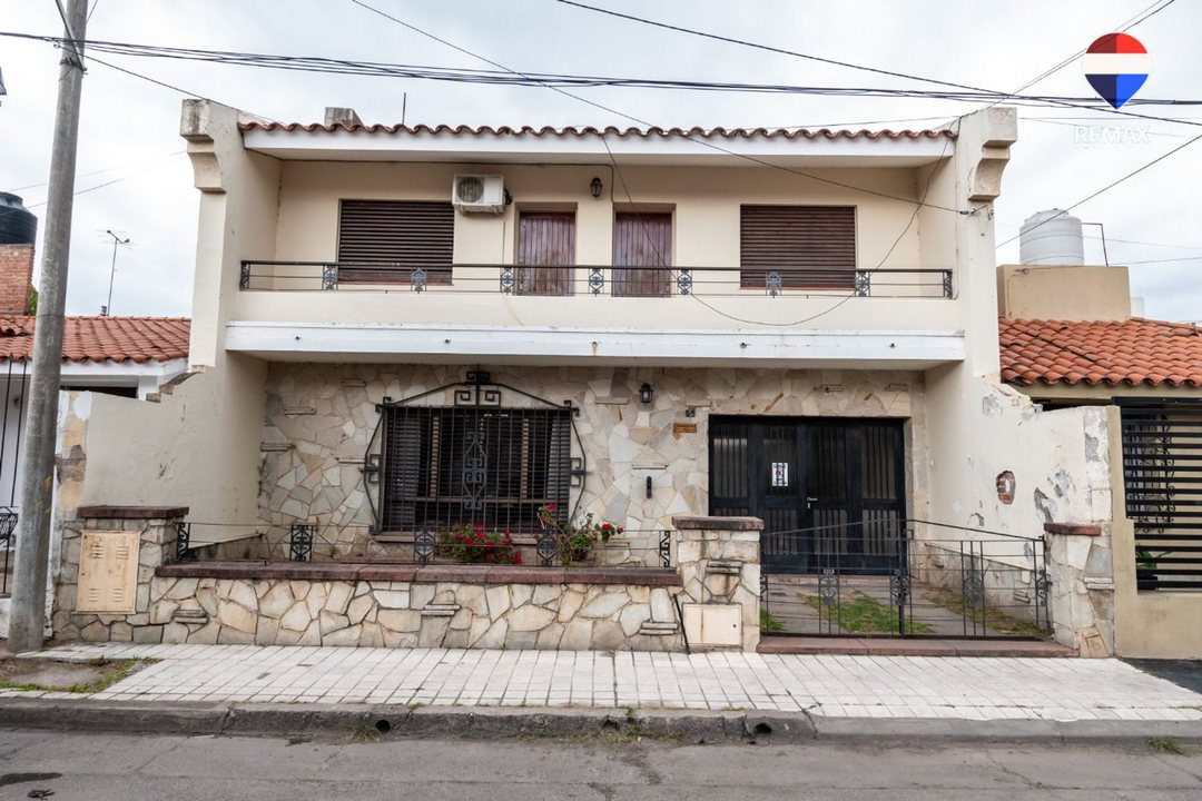 VENTA CASA 3 DORM MACROCENTRO APTA CREDITO