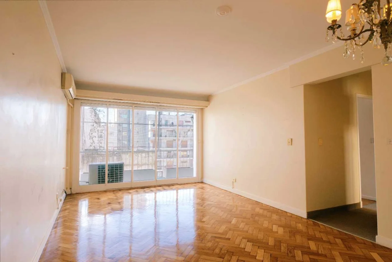 Departamento de 4 ambientes en venta en Retiro, Paraguay 1300