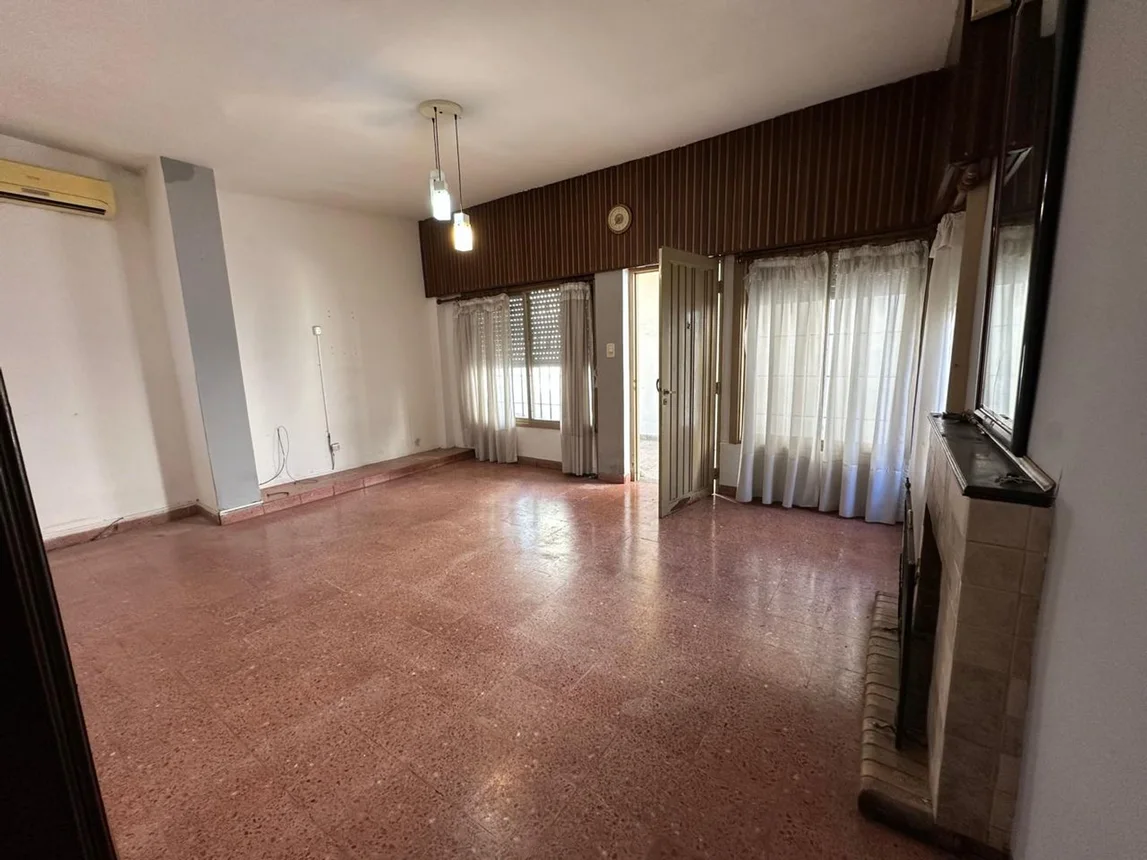 Casa de 7 ambientes en venta en Villa Tesei, Einstein 100, foto 2