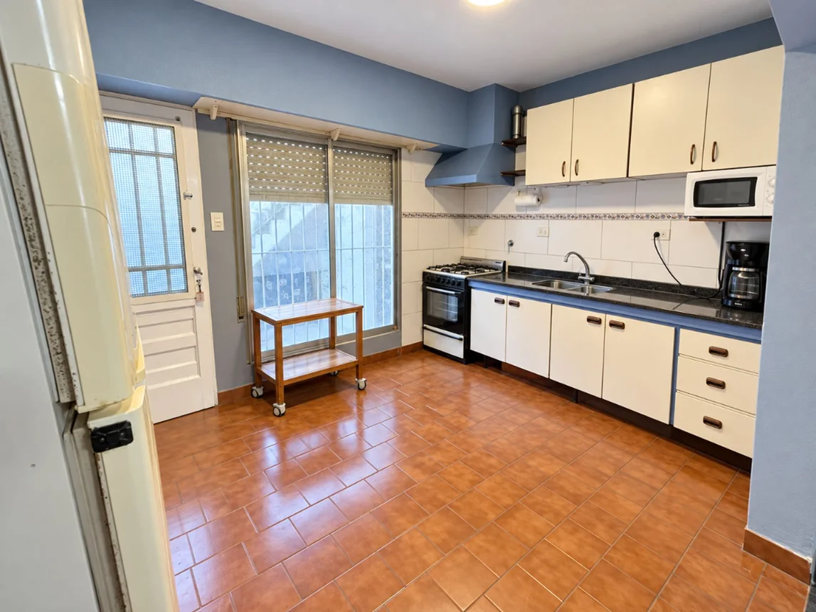 PH de 3 ambientes en venta en Bernal Oeste, Comodoro Rivadavia 1100, foto 2