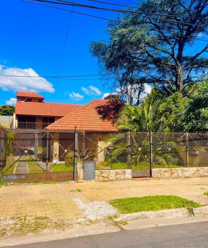 Casa en venta en Monte Grande, A. Sardi 100