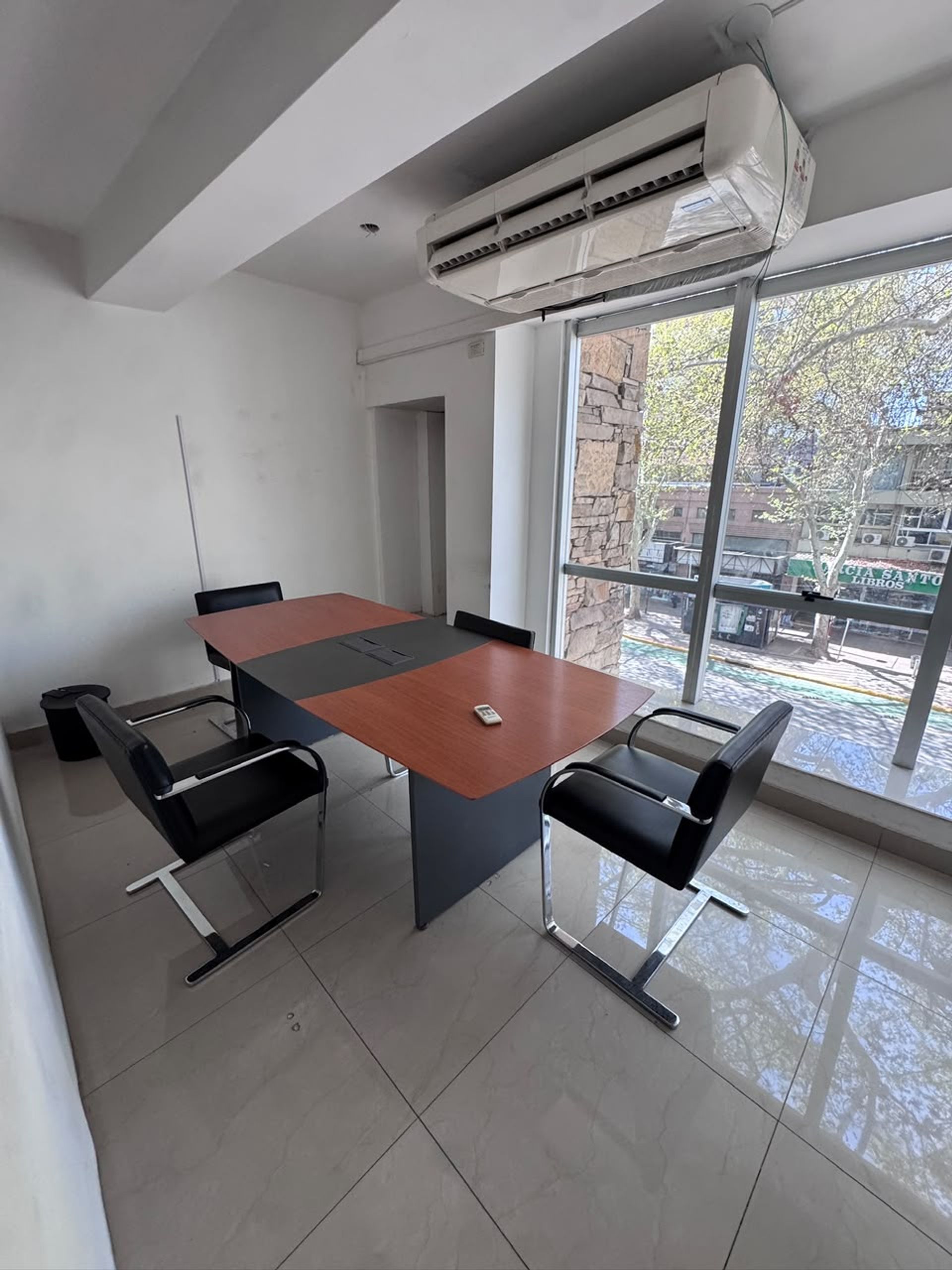 Oficina en Avenida San Martín 900
