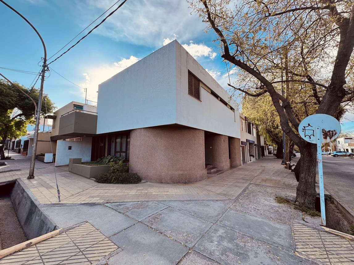 Casa en venta en Mendoza, foto 2