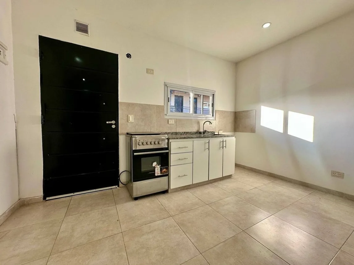 Departamento de 2 ambientes en venta en Belén de Escobar, Buenos Aires 1300