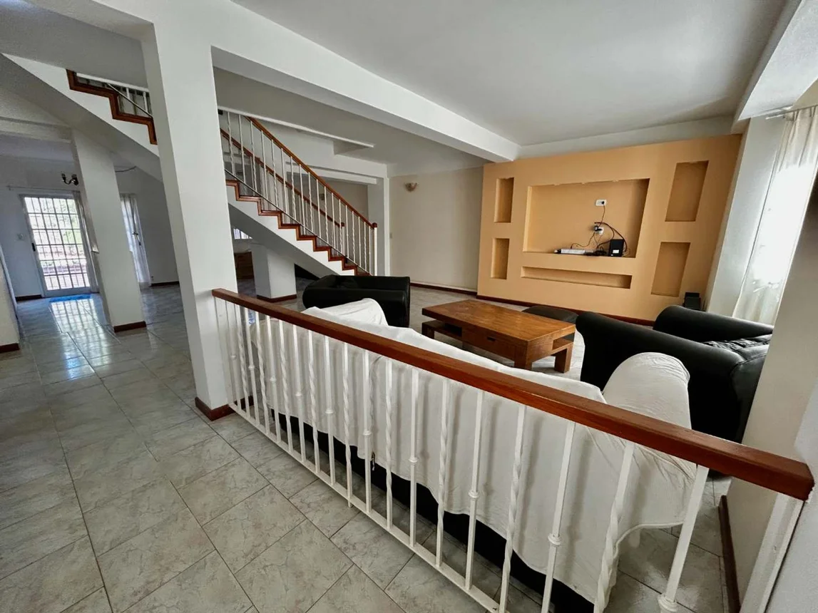Casa de 6 ambientes en venta en Garín, Alfonsina Storni 2800, foto 4
