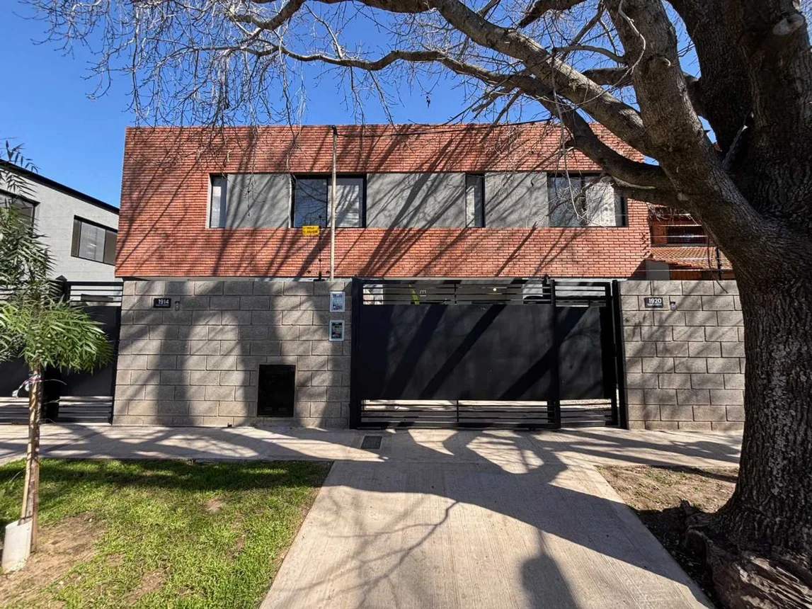 Casa dúplex de 4 ambientes en venta en Beccar, Isabel la Católica 1900