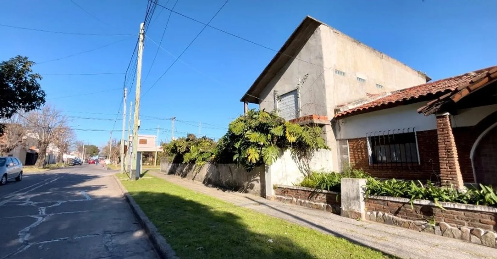 Casa en venta en Castelar, foto 2