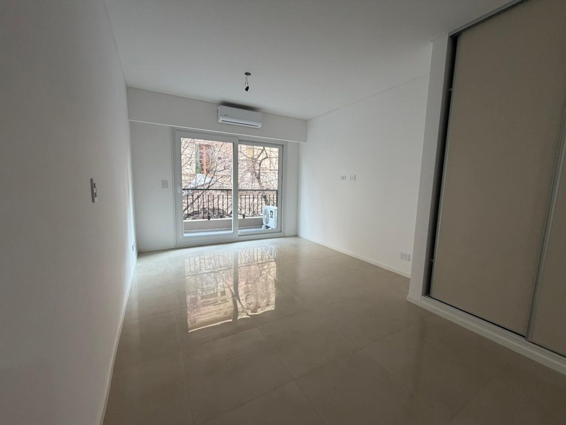 Foto 16 — VTA ESTR MONOAMB C/BALCON/ AMENIT EXC UBI S.TELMO