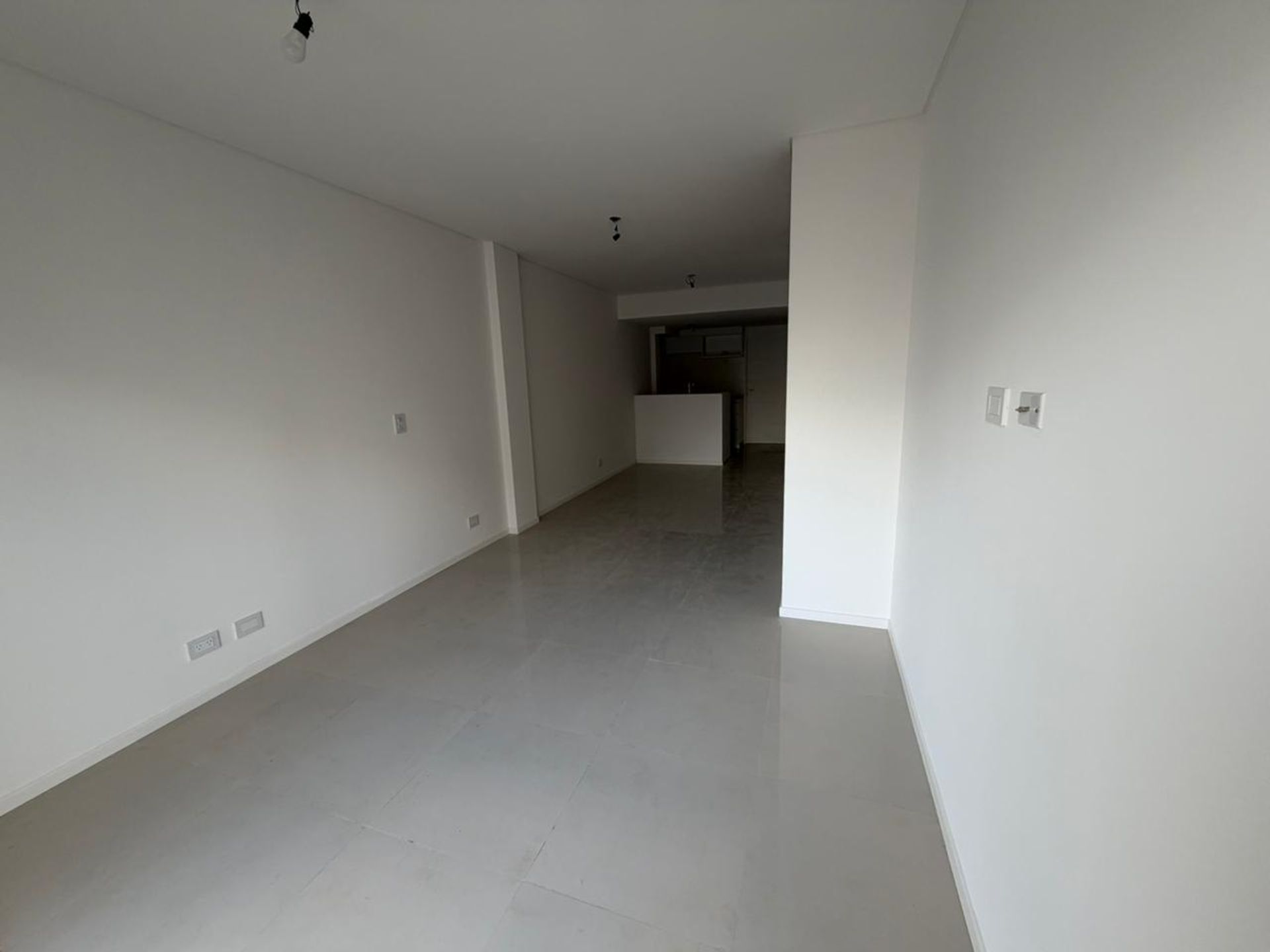 Foto 19 — VTA ESTR MONOAMB C/BALCON/ AMENIT EXC UBI S.TELMO