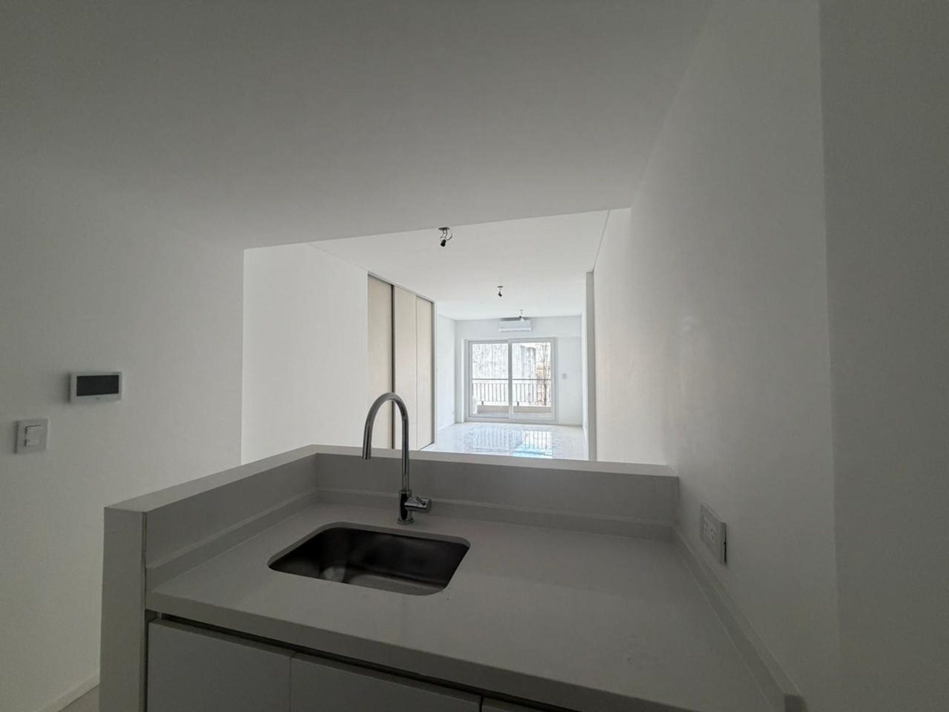 Foto 4 — VTA ESTR MONOAMB C/BALCON/ AMENIT EXC UBI S.TELMO