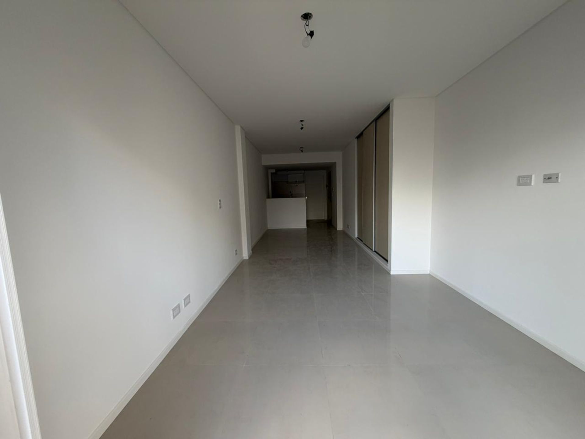 Foto 20 — VTA ESTR MONOAMB C/BALCON/ AMENIT EXC UBI S.TELMO